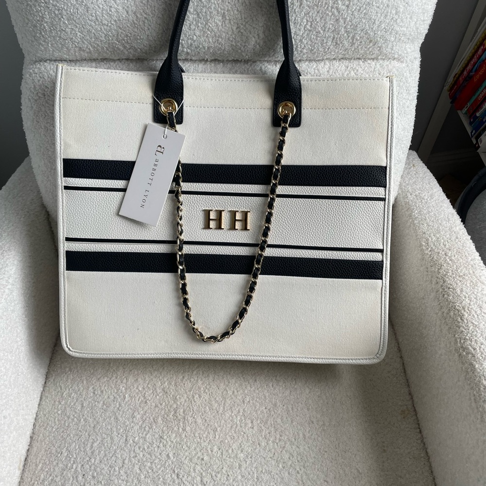 Abbott Lyon Resort tote NWT